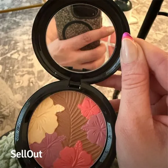 MAC Limited Edition Pearlmatte Face Powder 'Oh My Passion' 8g - Picture 2 of 7